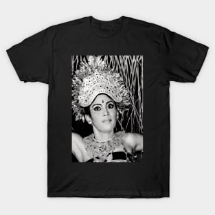 Balinese Dancer (bw) T-Shirt